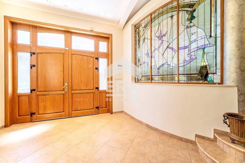 Продава се Къща в Варна, м-т Евксиноград - 660 кв.м за 1288 €/кв.м - Снимка #1