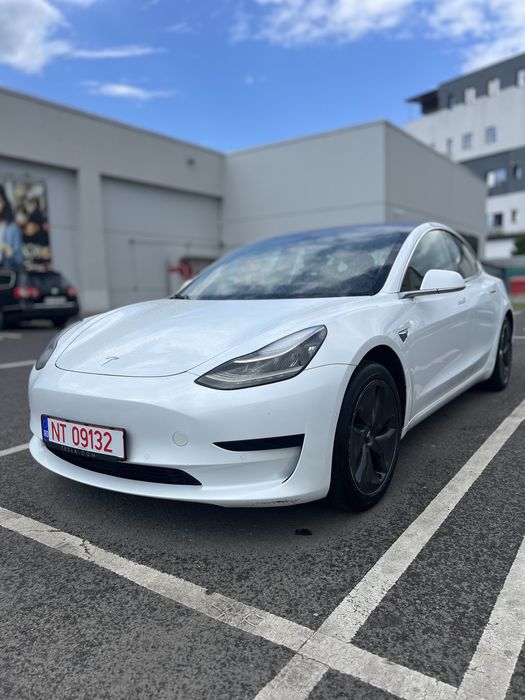 TESLA Model 3 2020 — imagine 2