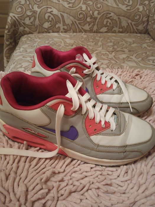Кроссовки женские 40 размер AIRMAX оригинал