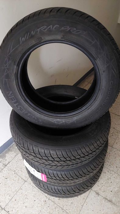 Гуми 225/65R17, Vredestein, Грайфер 7+ мм, DOT 3524. Купувани преди по-малко от 1г, ползвани само 1 сезон, дек-фев. Минах на гуми А/Т.