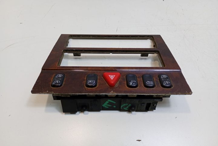 Ansamblu consola centrala bord  2108200151 Mercedes-Benz E-Class W210