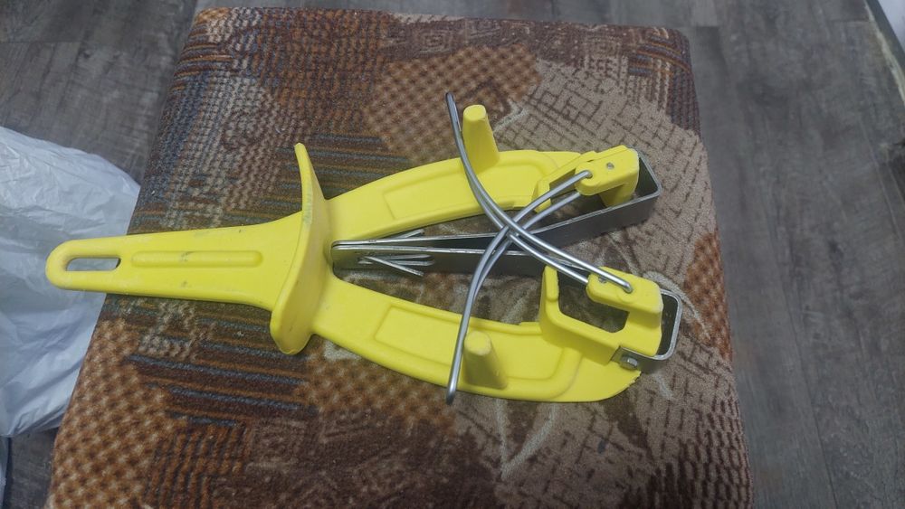 Clac ascuțit cutite