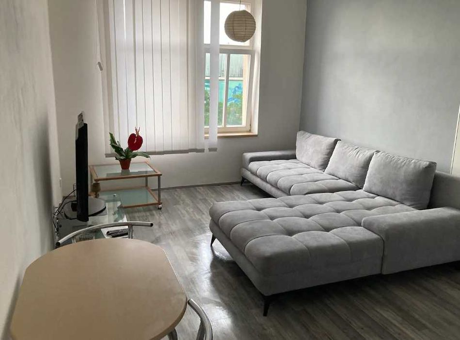 Дава се под наем Двустаен апартамент в Пловдив, Западен - 60 кв.м за 285.6 € - Снимка #1