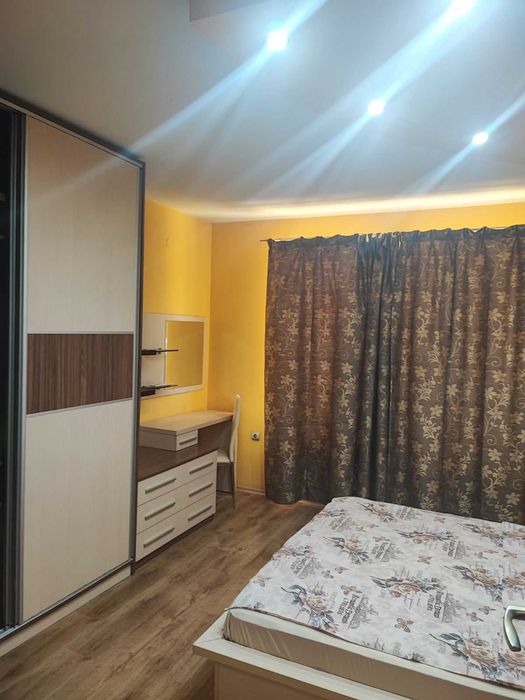 Дава се под наем Тристаен апартамент в Стара Загора, Била - 124 кв.м за 650 € - Снимка #5