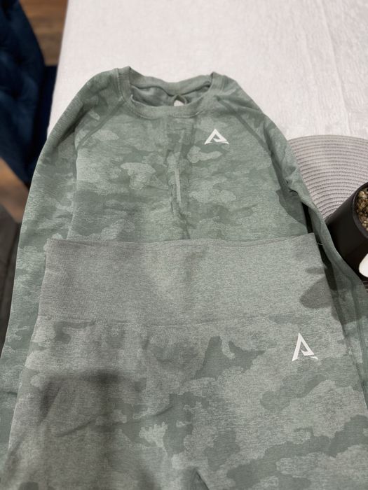 Дамски спортен клин + къса блуза