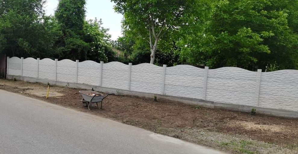 Gard din placi de beton