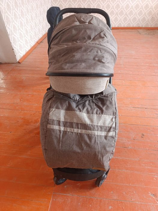 Коляска 15000 и 7000тг