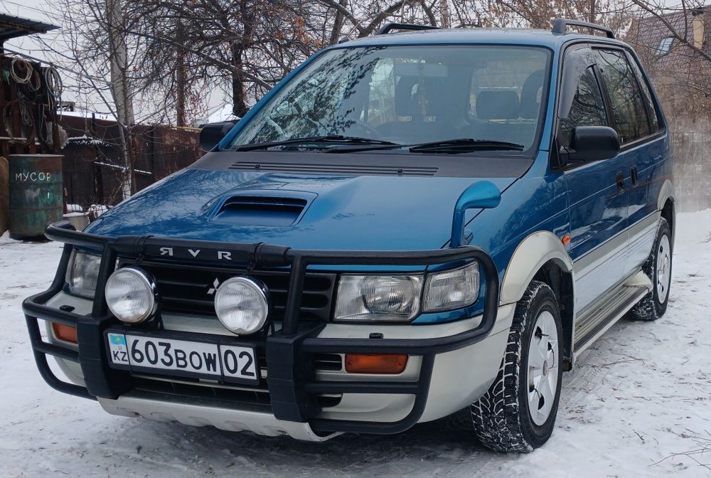 Продам машину RVR