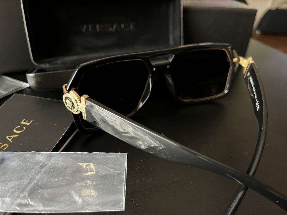 Ochelari de soare versace noi