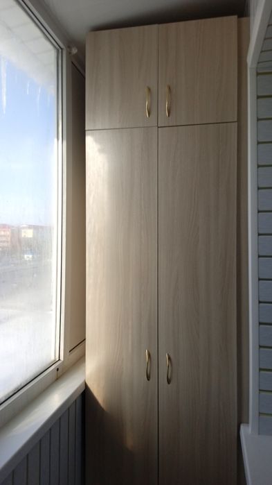 Шкаф высокий продам