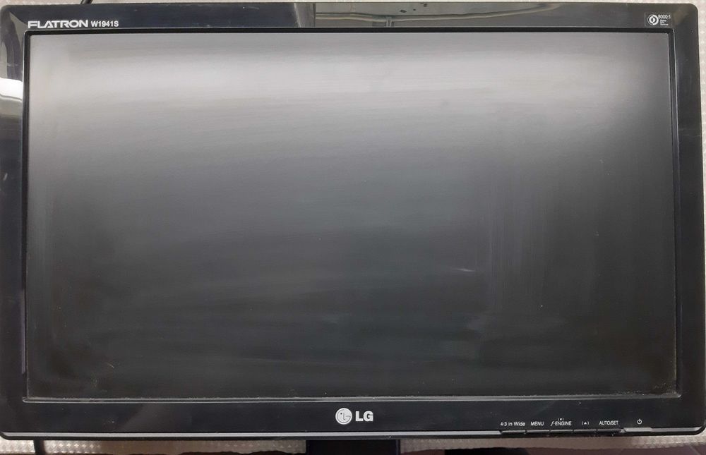 Monitor LCD 19" LG Model Flatron W1941S Wide