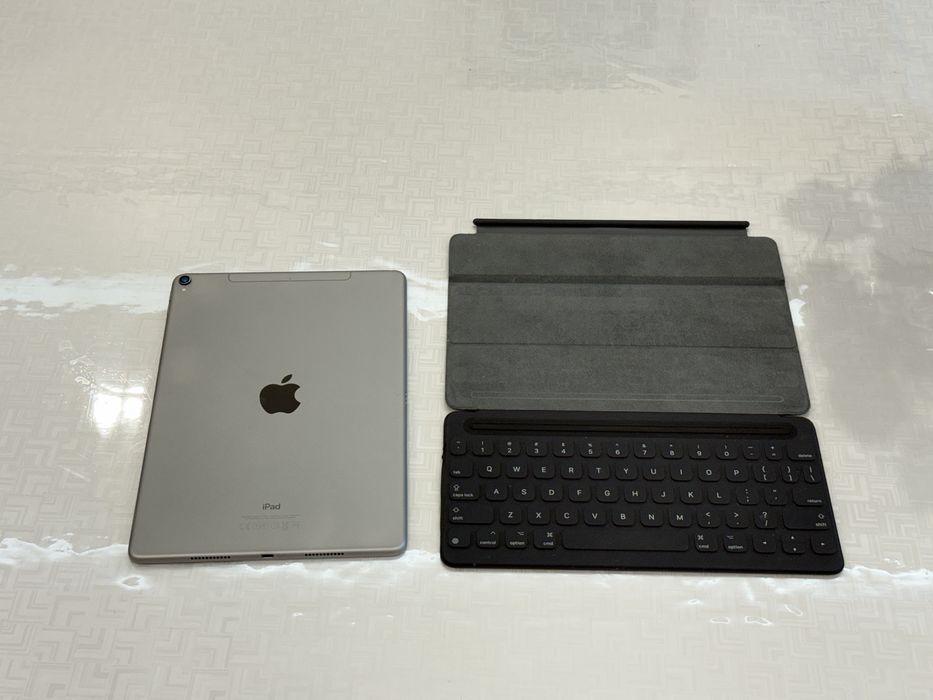 Ipad Pro 10.5" 2017 + Smart Keyboard Folio + Apple Pencil 1 gen