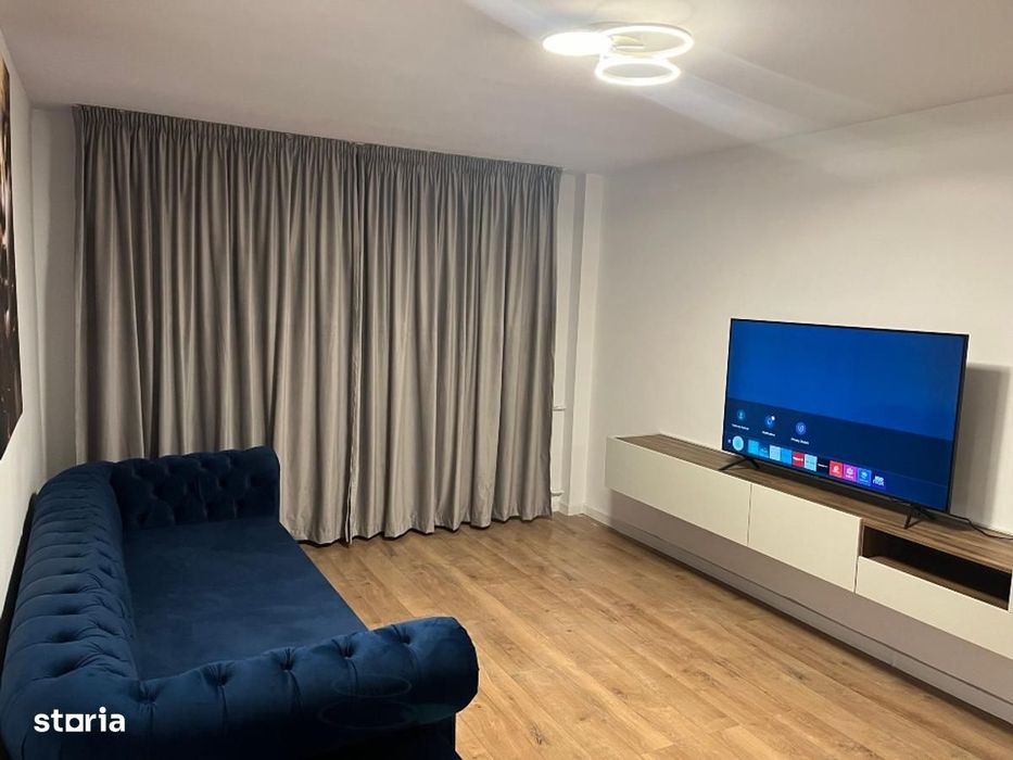 Apartament de închiriat, 2 camere, balcon și parchet