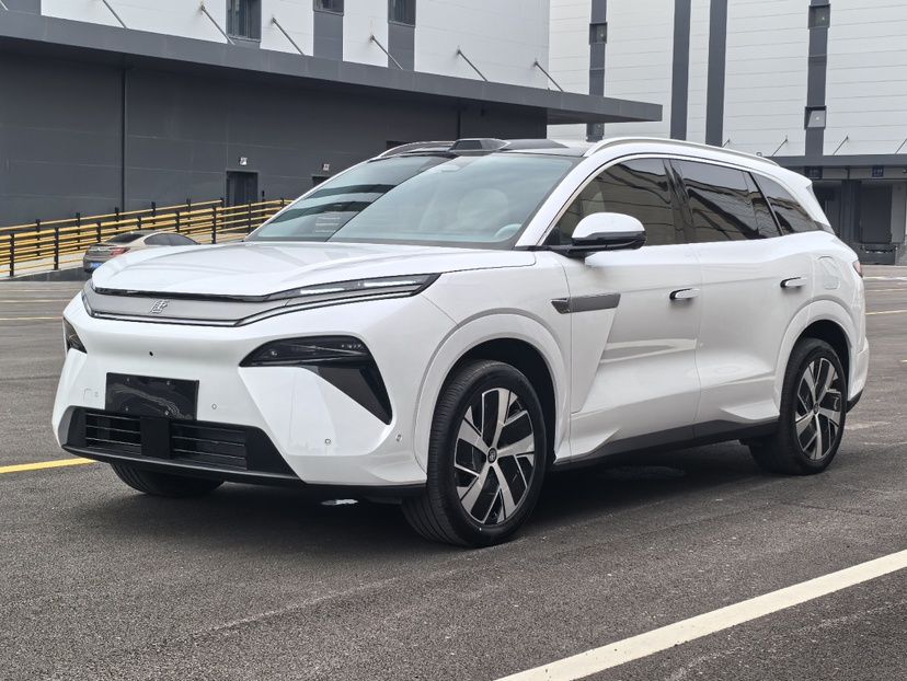 BYD Tang L, 670km электричка