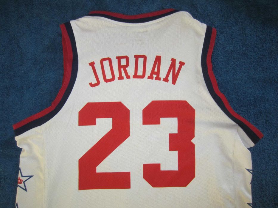 Maiou baschet Jordan, NBA All Star, masura S, Nike Dri Fit  stare buna ( Atentie! are cateva fire agatate, imperceptibile)