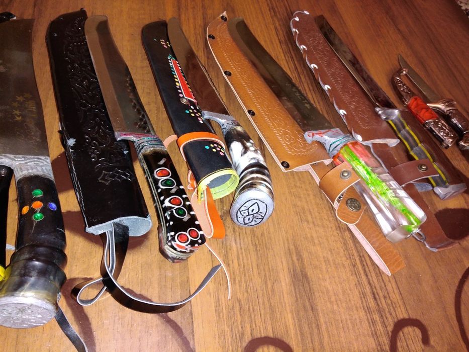 Продаётса срочна свои вещи.