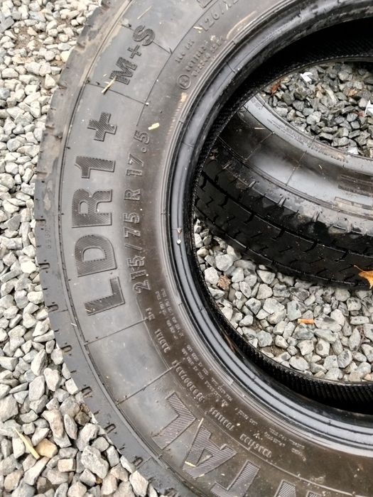 Vând cauciucuri 215/75/17,5