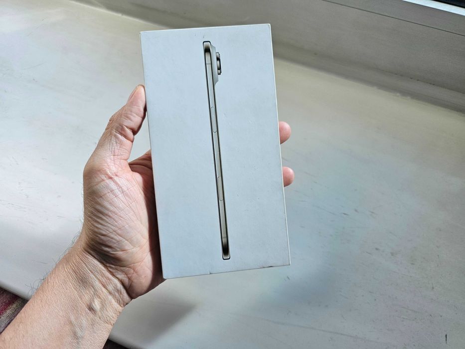 ПРОДАМ iPhone 17 Air (256GB) GOLD. Абсолютно НОВОЕ.