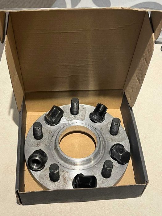 Дистанционни фланци, 15мм. 5х130 за порше 996