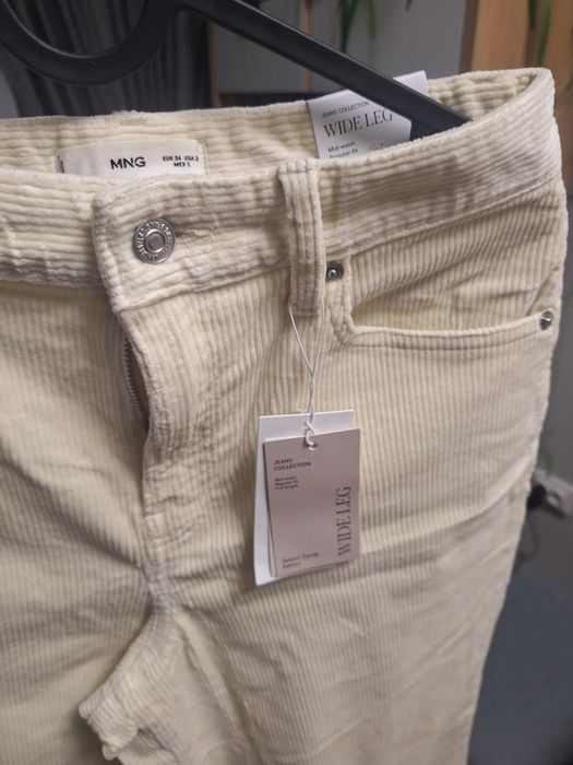 Нови Дамски джинси Mango