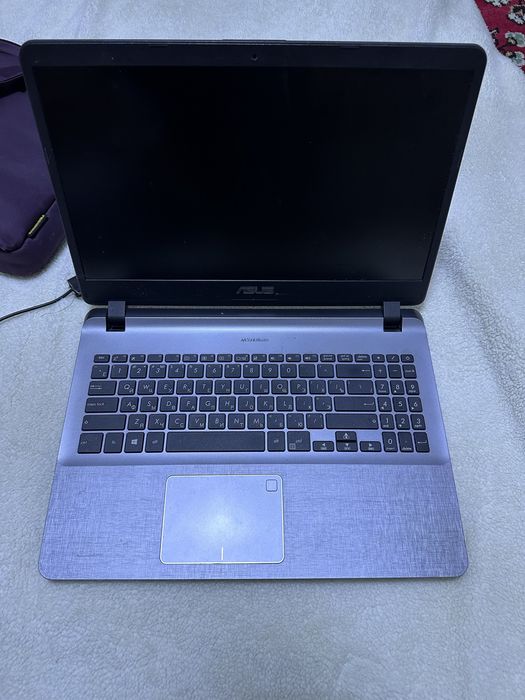 Ноутбук ASUS
