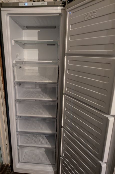 Продаю морозильник срочно