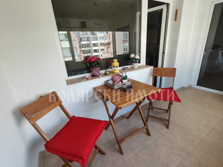 Дава се под наем Тристаен апартамент в Велико Търново, Колю Фичето - 100 кв.м за 383 € - Снимка #2