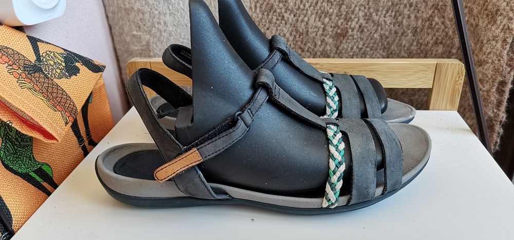 Сандали Clarks 38.5.естествена кожа
