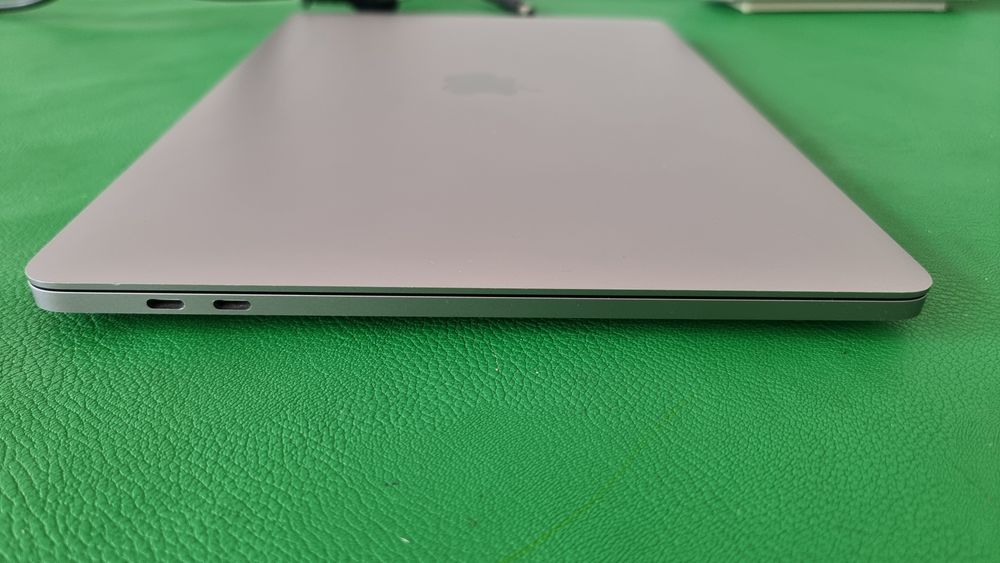 MacBook Pro M1 13 8/256 макбук