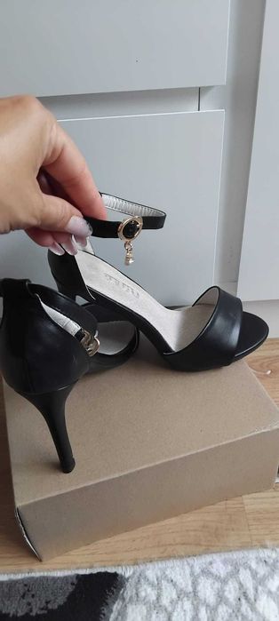 Sandale superbe 36 piele naturala ,noi