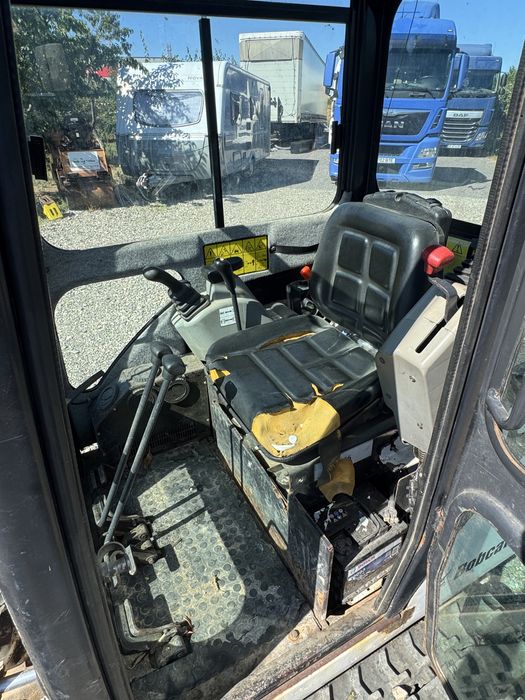 Miniexcavator Bobcat E16 1.6 tone 2011/2012 cabina incalzita