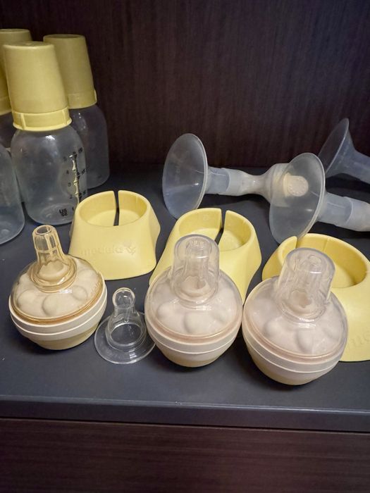 Двуфазна ръчна помпа Medela Harmony  Medela Calma Feeding System