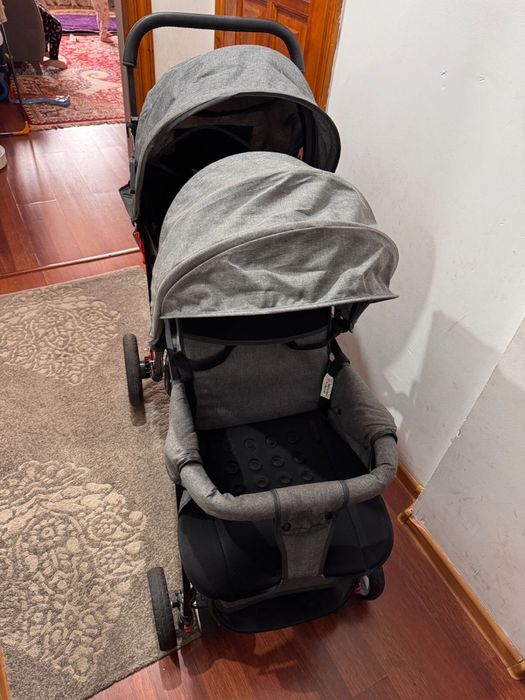 Продам двухместную коляску