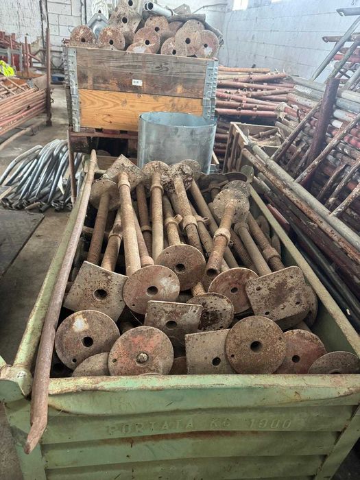 De vanzare/ chirie schela metalica model italian