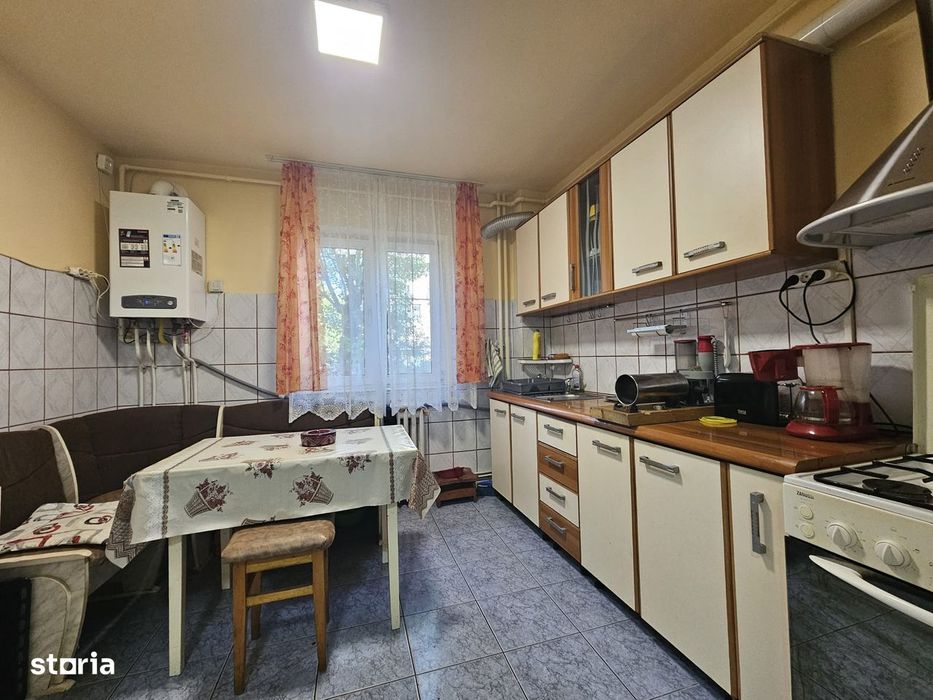 Apartament 3 camere , zona Miorita