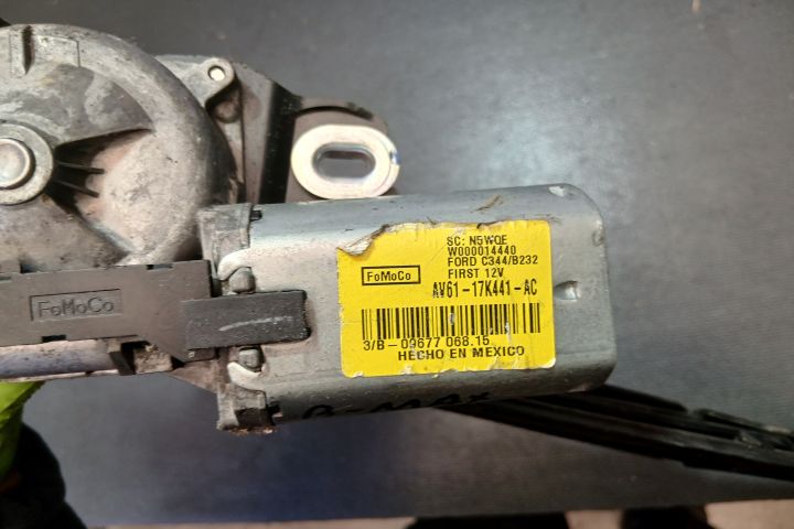 Motoras stergator luneta AV61-17K441-AC AV61-17K441-AC Ford B-MAX pri