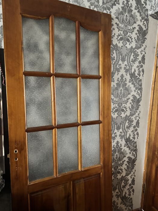 Продам двери деревянные