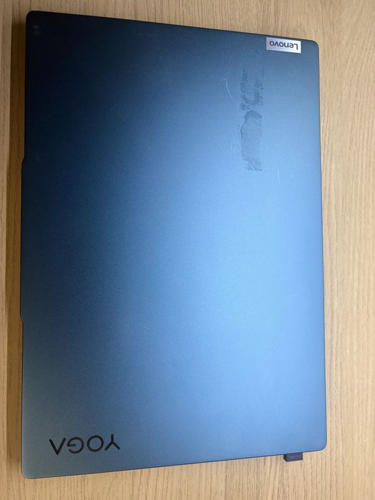 Vând laptop Lenovo Yoga Pro 7 14AHP9, în stare foarte bună, perfect funcțional.