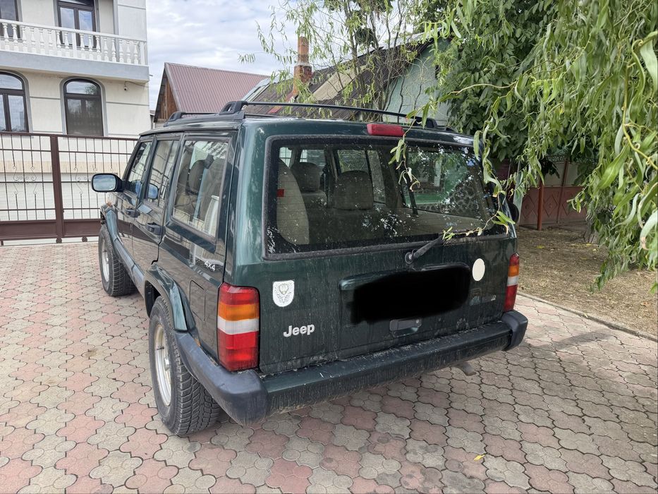 Jeep Cherokee XJ,2,5D