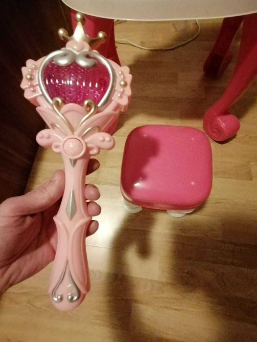 Masă machiaj pentru fetițe și Baghetă cu sunete