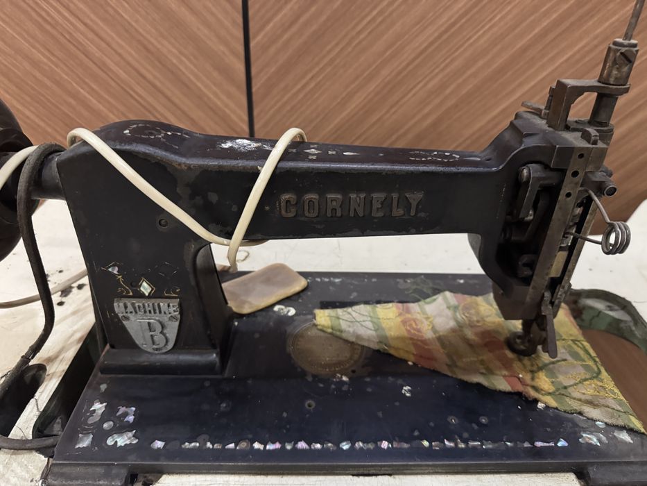 Антикварная французская вышивальная машина Cornely Paris (Machine B)