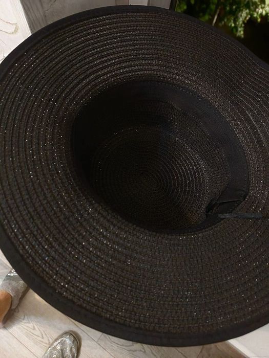 Шляпа женская  красивая