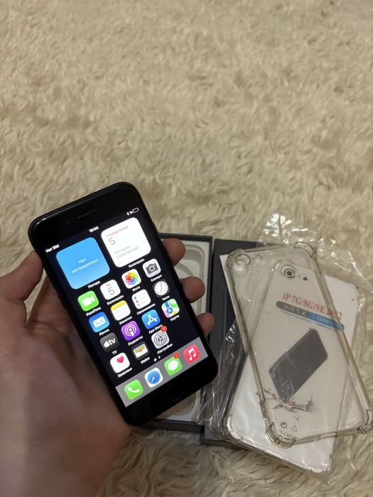 Срочно продам iPhone 8