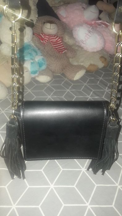 Zara geanta noua ..de culoare neagra..mai multe poze in privat.