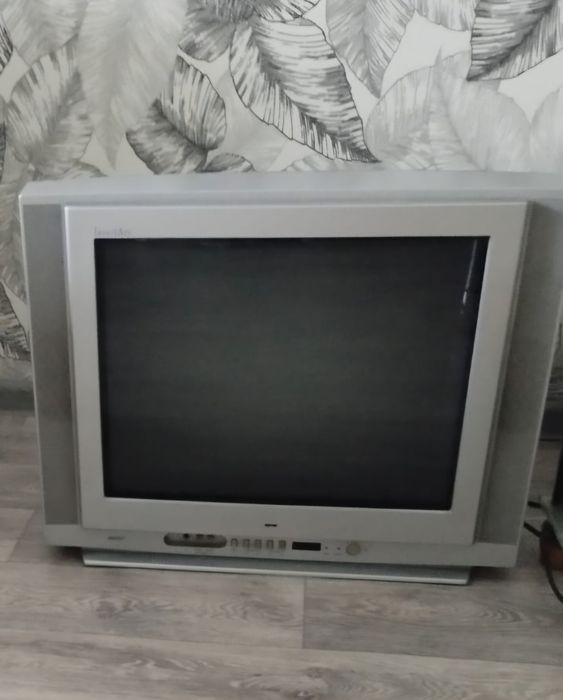 Продам телевизор JVC