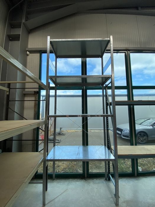 Стелаж метален/ метални стелажи