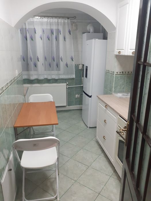 Închiriez garsonieră