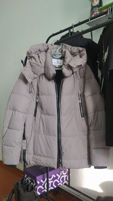 Женская теплая куртка.