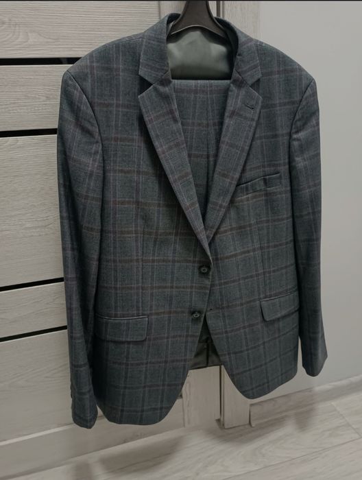 Продам мужской костюм