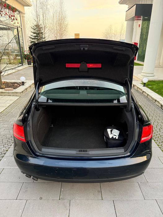 Bara spate Audi A4 b8 berlina cu senzori / completa LZ5A